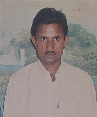 Uncle went to the uncle's wedding card, got accident