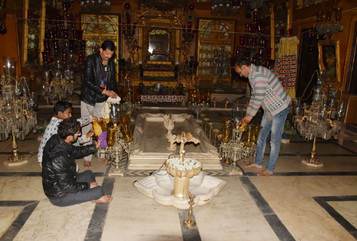Shahji Mandir Sri Radha Ramnalal Devotees Can Visits Vrindavan