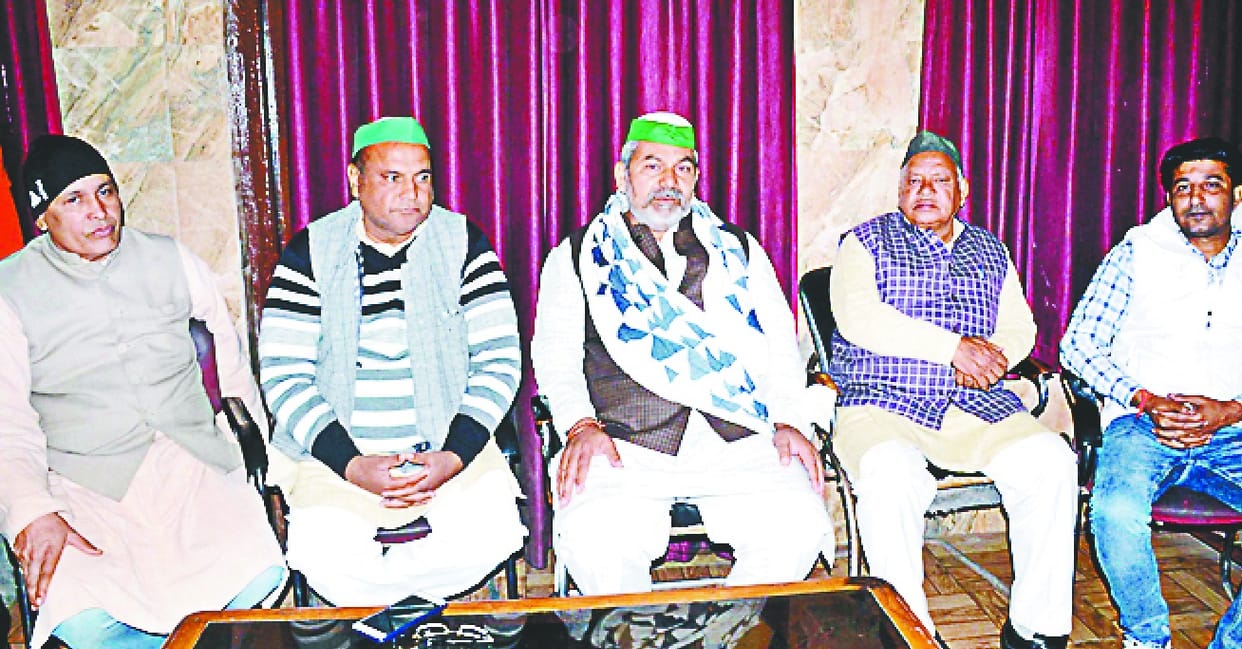 kisaano ki samasya par bhaakiyu ne bhari hunkaar