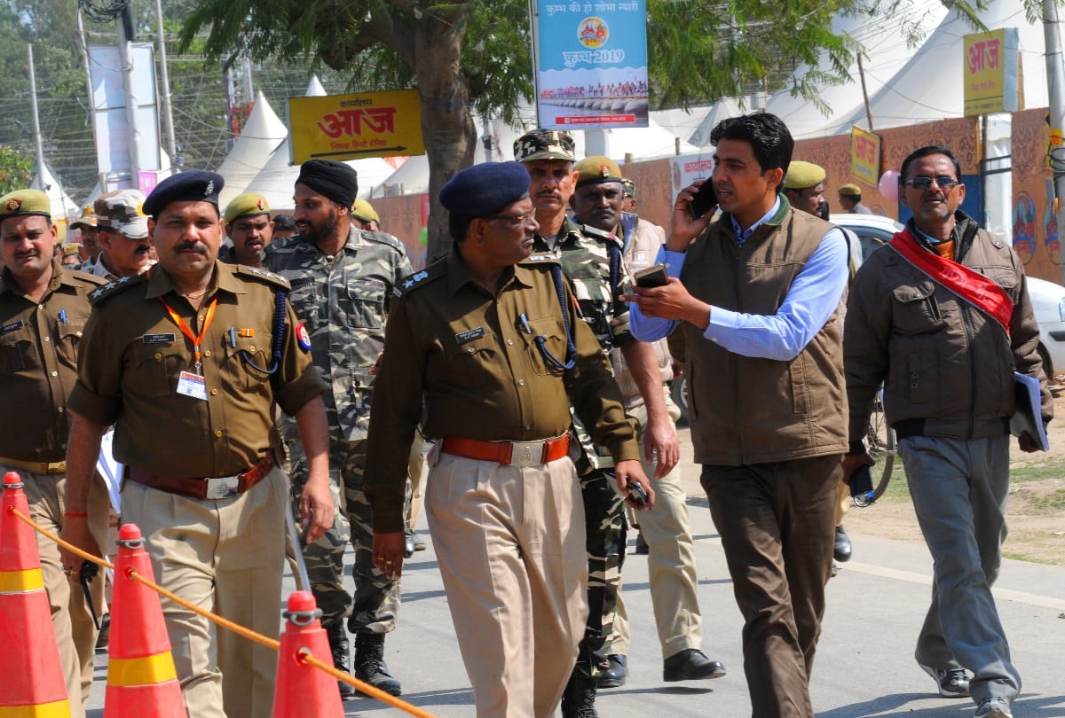 kumbh 2019: Police force is full power on last shahi snan vasant panchami in prayagraj kumbh