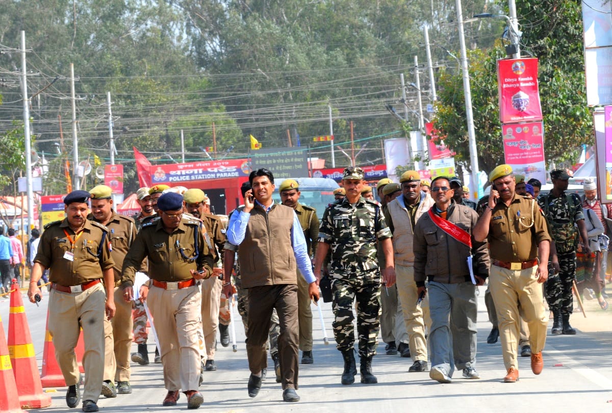 kumbh 2019: Police force is full power on last shahi snan vasant panchami in prayagraj kumbh