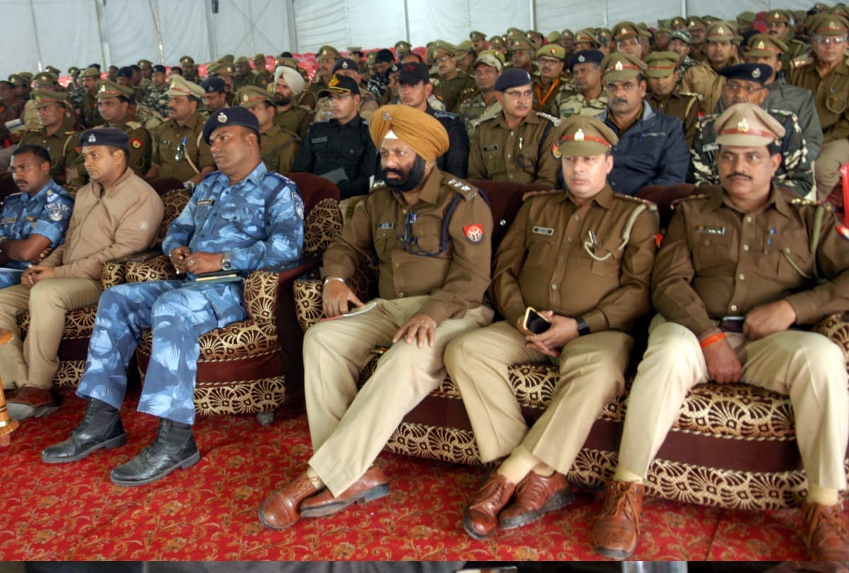 kumbh 2019: Police force is full power on last shahi snan vasant panchami in prayagraj kumbh