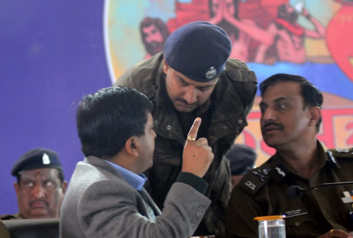 kumbh 2019: Police force is full power on last shahi snan vasant panchami in prayagraj kumbh
