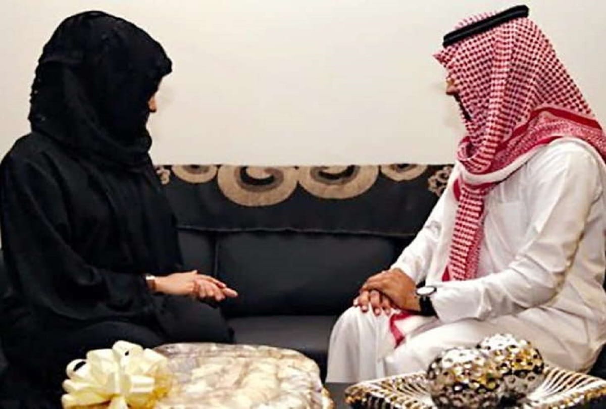 couple divorce after 3 minutes when kuwaiti bride trips and husband calls her stupid