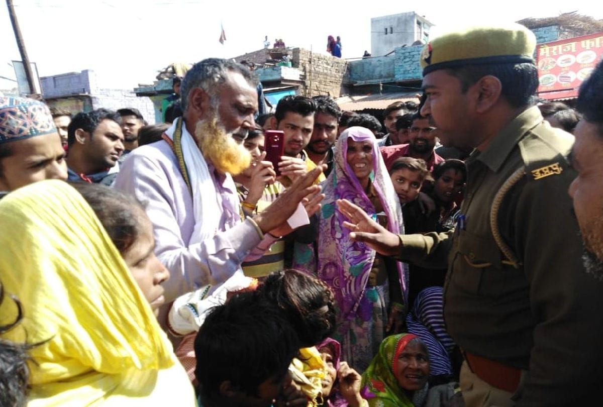 राशन न मिलने पर ग्रामीणो ने किया हाइवे जाम