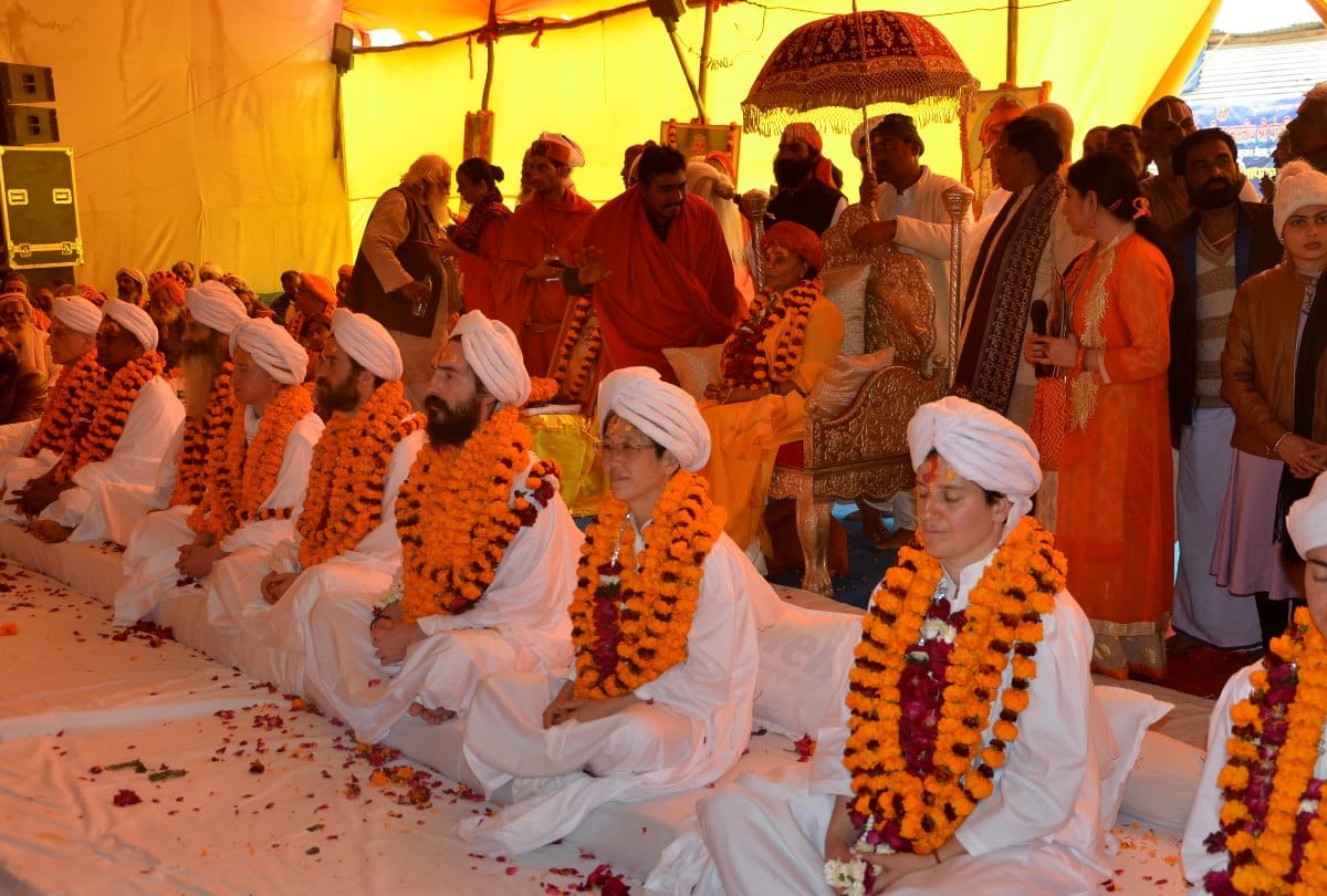 Kumbh Mela 2019: Foreigners saints make new mahamandleshwar in Nirmohi Ani Akhara prayagraj