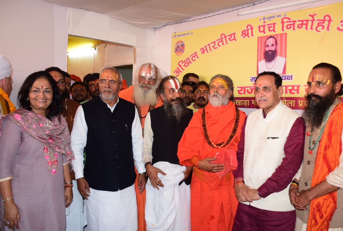 Kumbh Mela 2019: Foreigners saints make new mahamandleshwar in Nirmohi Ani Akhara prayagraj