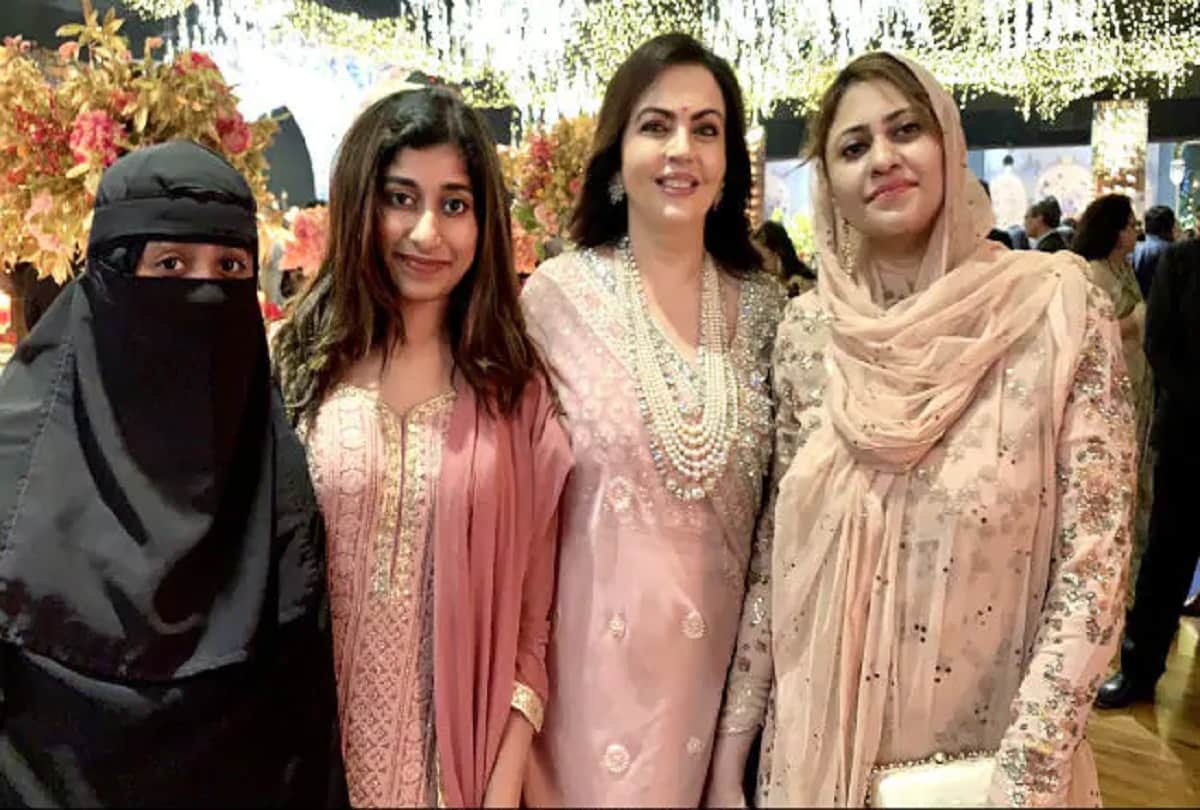 A R Rahman Shares Photo Of His Children After Getting Trolled For His Daughter Khatija wearing Burqa