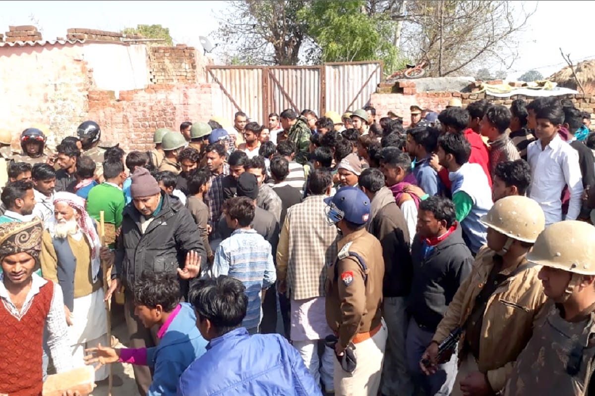 Saharanpur: peoples dead after drinking poisonous liquor and, two parties clashed during funeral