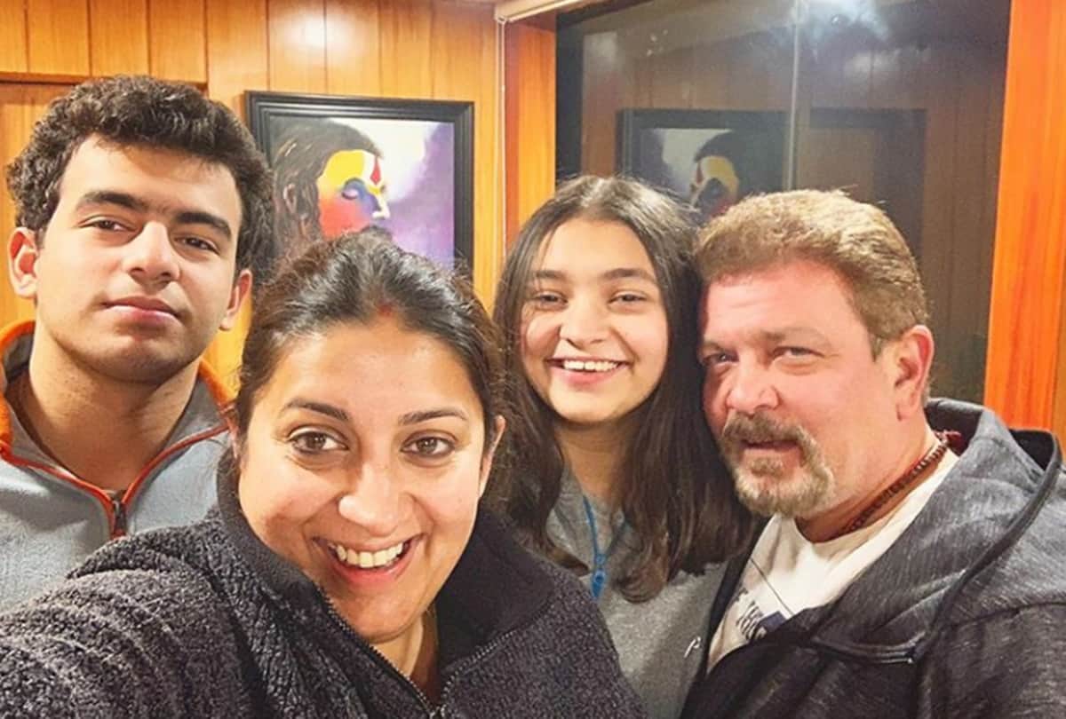 Smriti Irani Shares PICTURES With Her Daughter