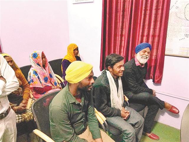 Police clashing in the knot of two friends