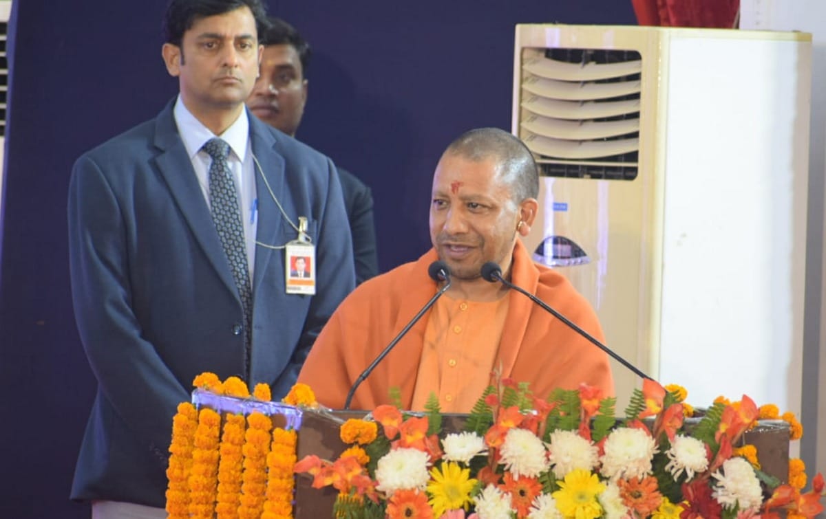 Yogi adityanath in IIT BHU science and technology can prevent corruption said in varanasi