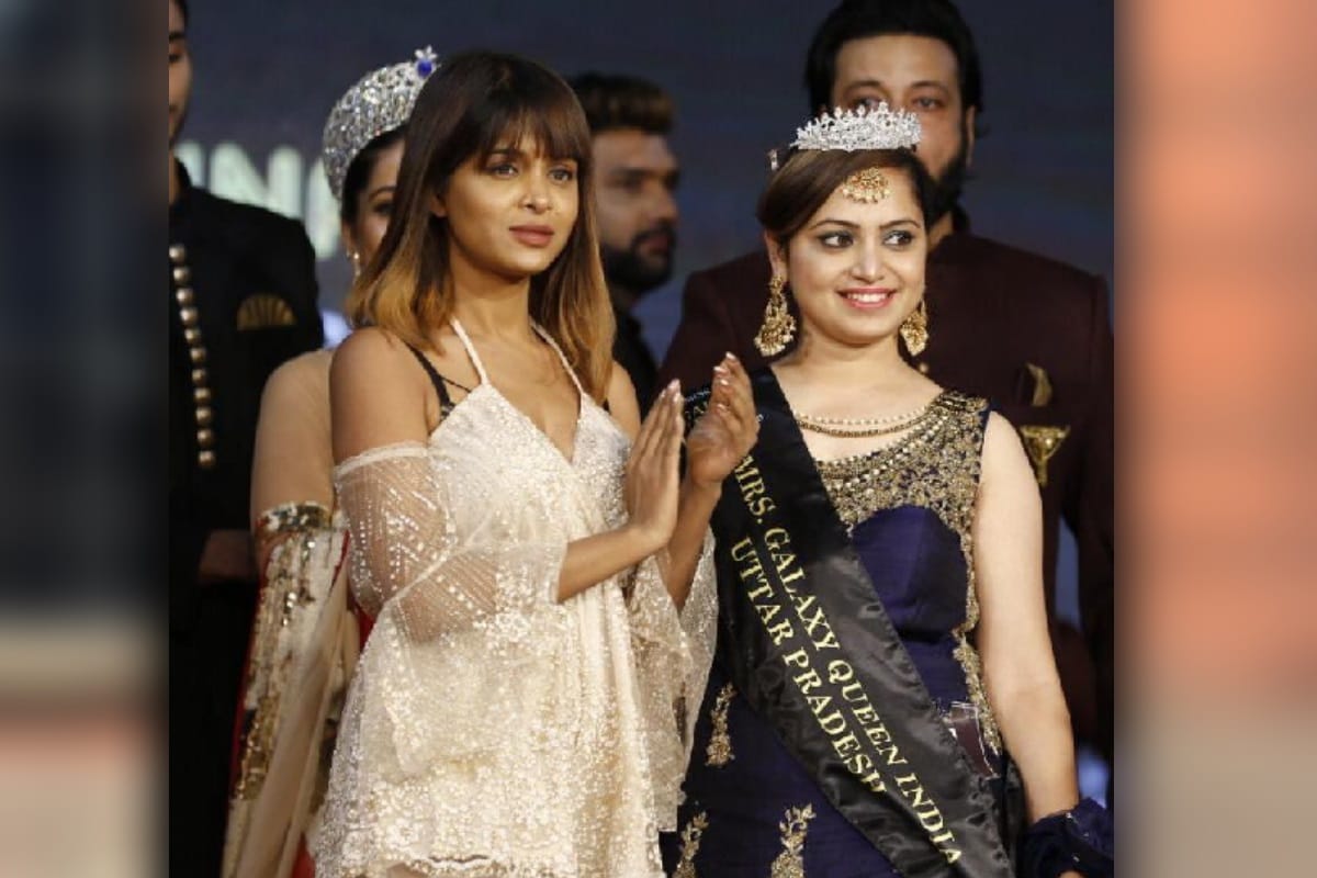 Meerut daughter Mayuri won the Misses the Mrs.Galaxy Queen India UP crown