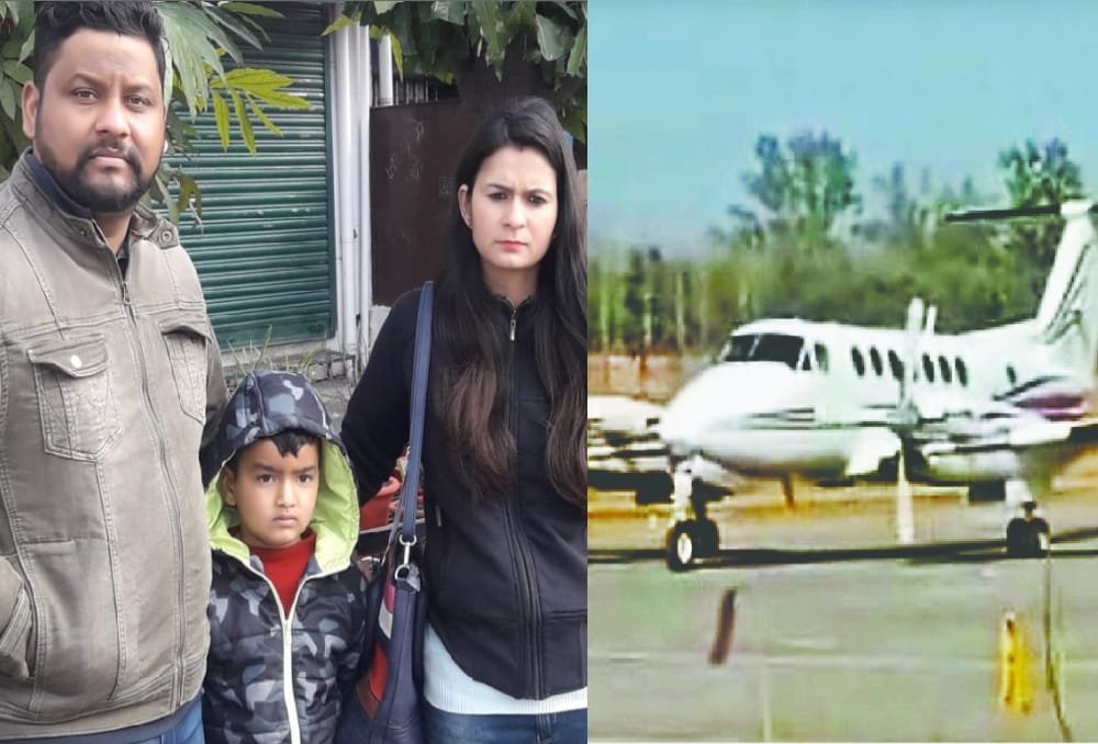 Passengers plane gate open in sky air aapbeeti on pantnagar airport
