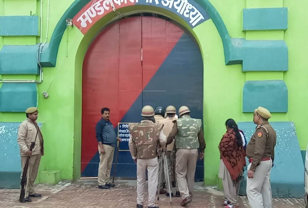 fir lodged against 27 prisoners in chaos in ayodhaya mandal jail