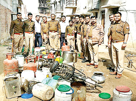 Kill three raw kilns, three arrested