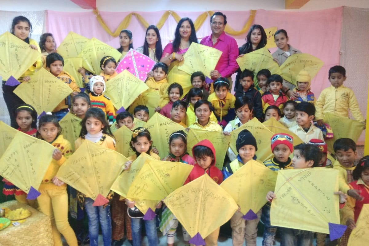 Happy Basant Panchmi: blue, yellow, pink kites in the sky see in pics