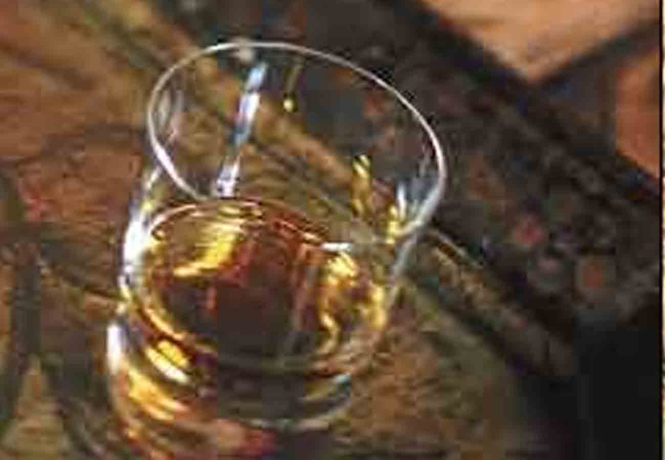 Illegal liquor trading continues in kannauj