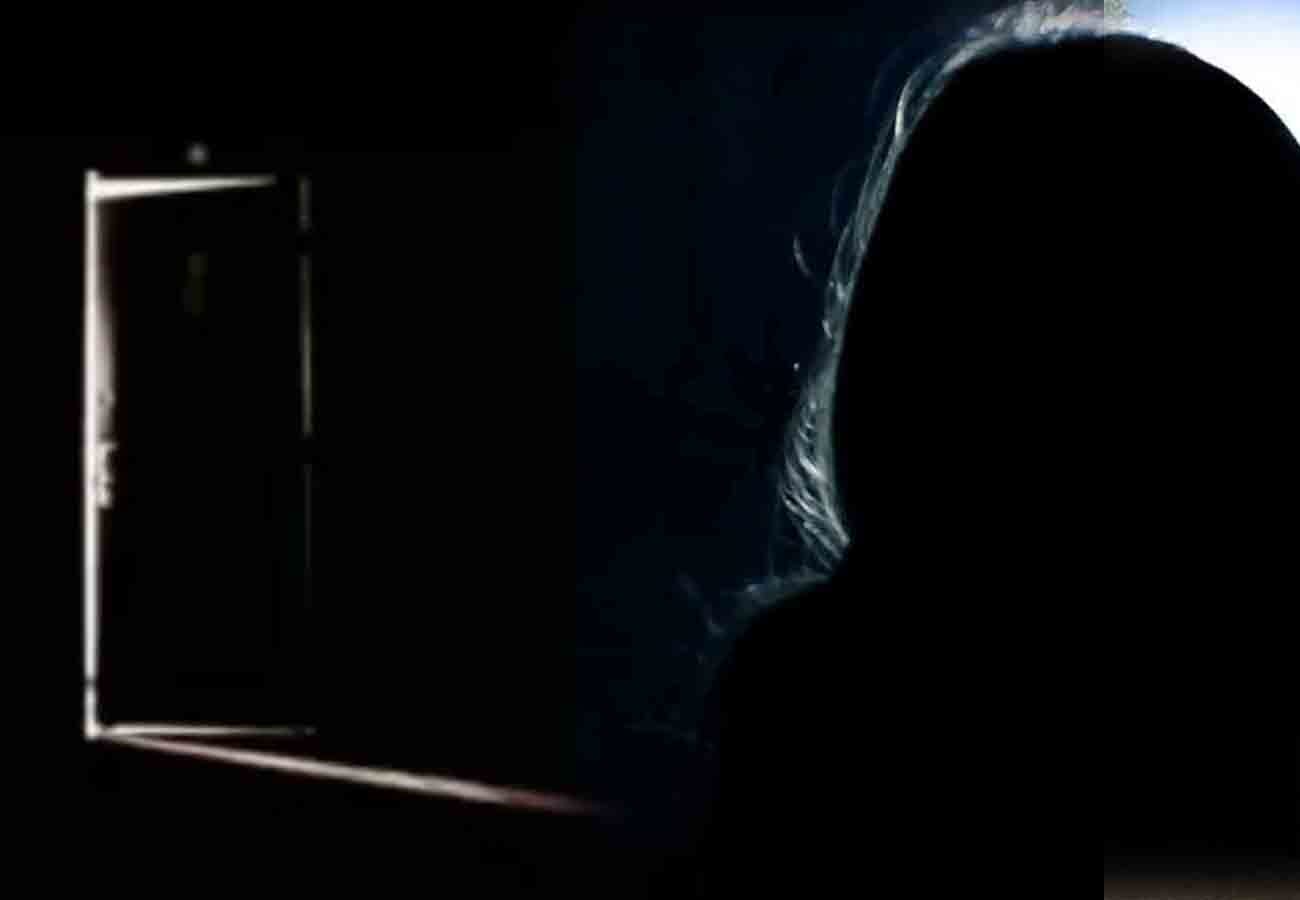 woman in room with her boyfriend and husband was sleeping