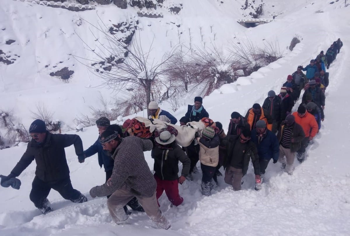 heavy snowfall in lahaul spiti keylong