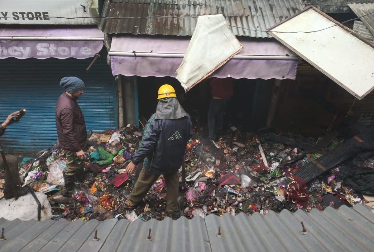 Shop gutted in fire in Manali Kullu Himachal Pradesh