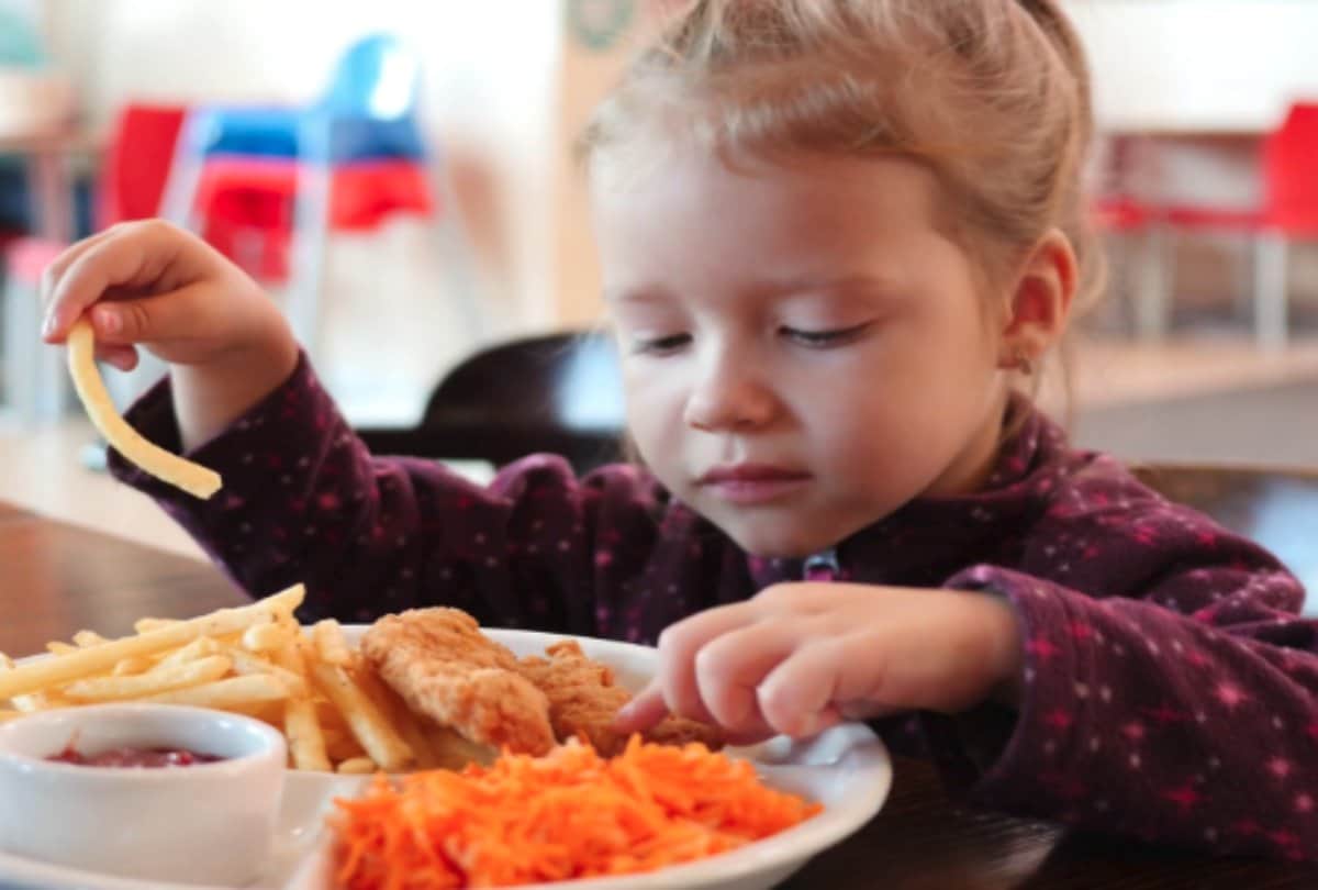 Vastu tips for eating food to impress goddess laxmi