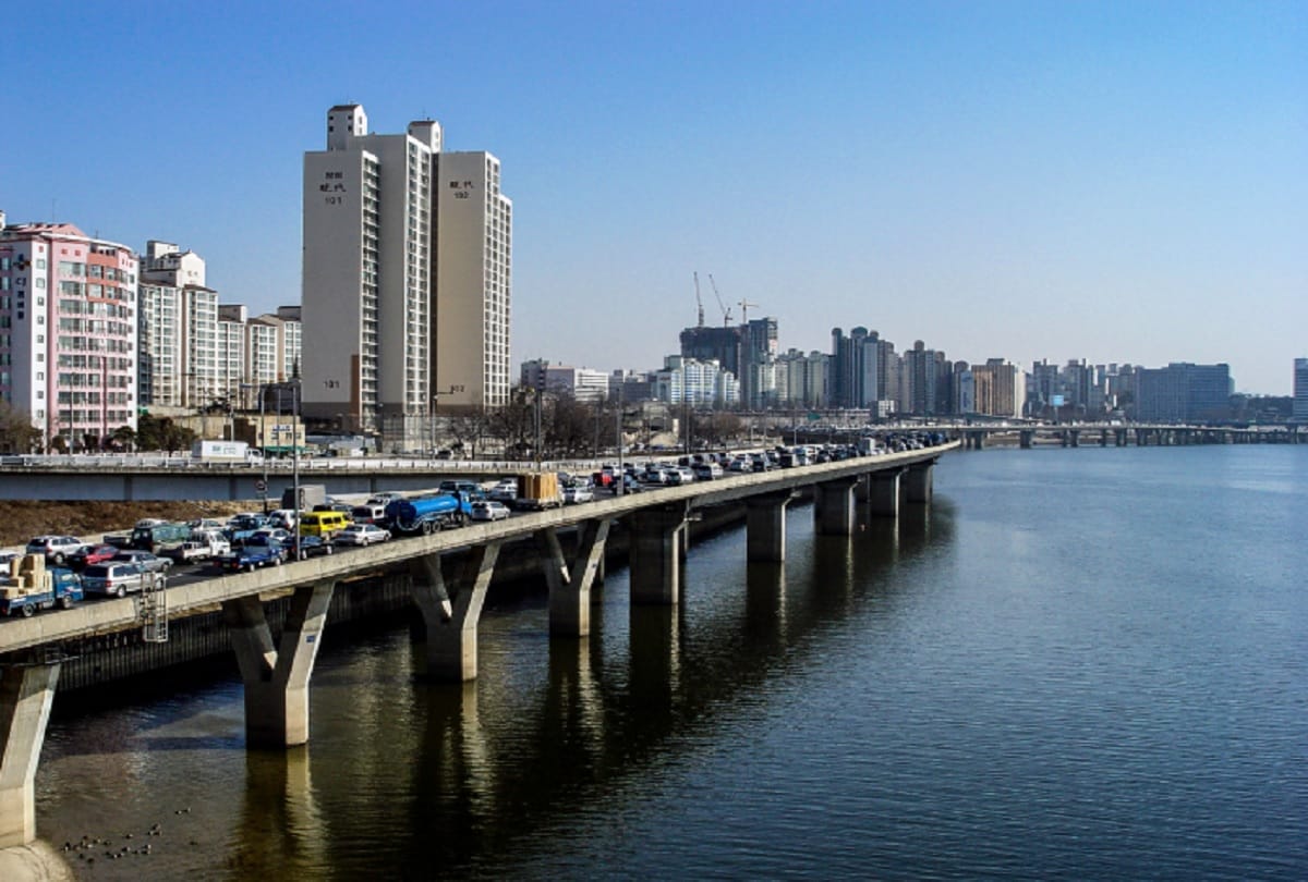 people will ride in drones in south korea for saving time from traffic