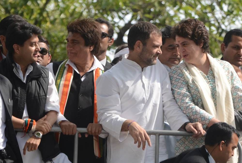 priyanka and rahul flied rafale jet during road show in lucknow