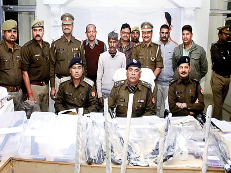 Caught in a bastion of Asalah factory, arrested one