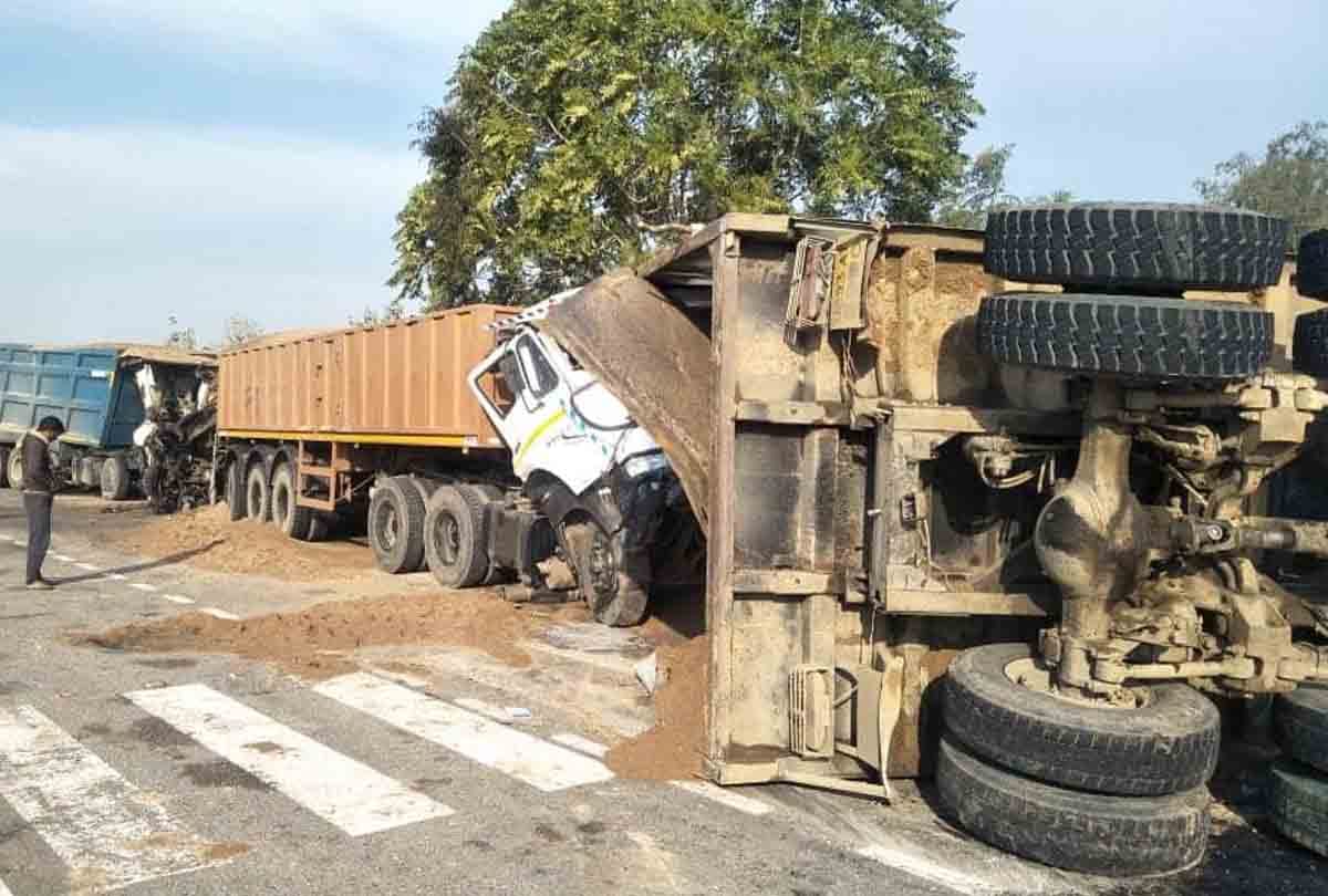 road accident in kanpur jhansi highway