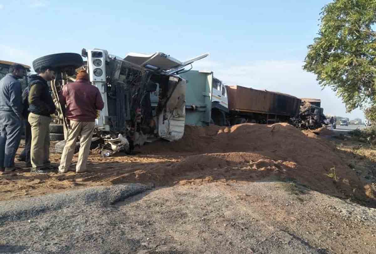 road accident in kanpur jhansi highway