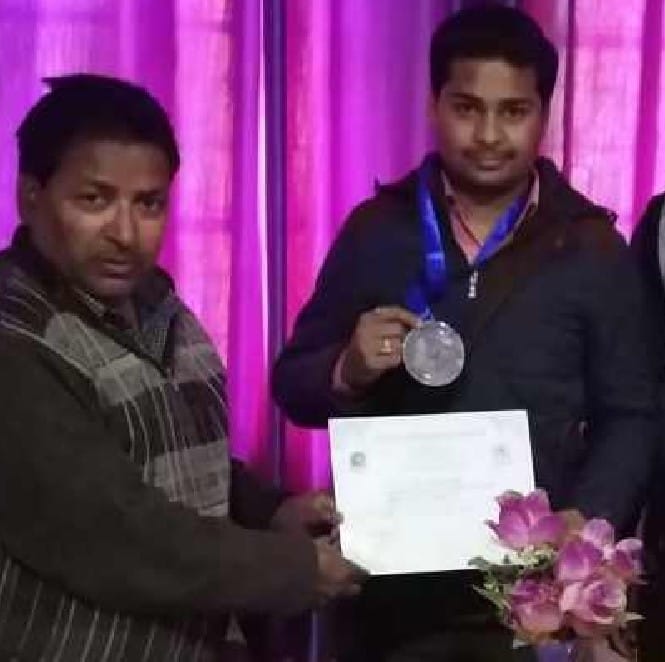 सुमित ने राष्ट्रीय स्तर पर पाया दूसरा स्थान, हुए सम्मानित