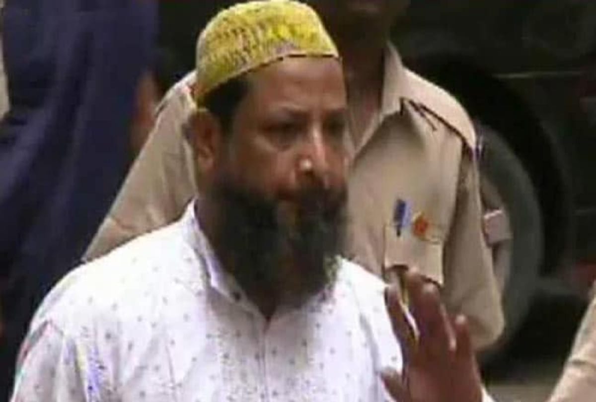 Mumbai bomb blast accused Hanif Syed dies in hospital
