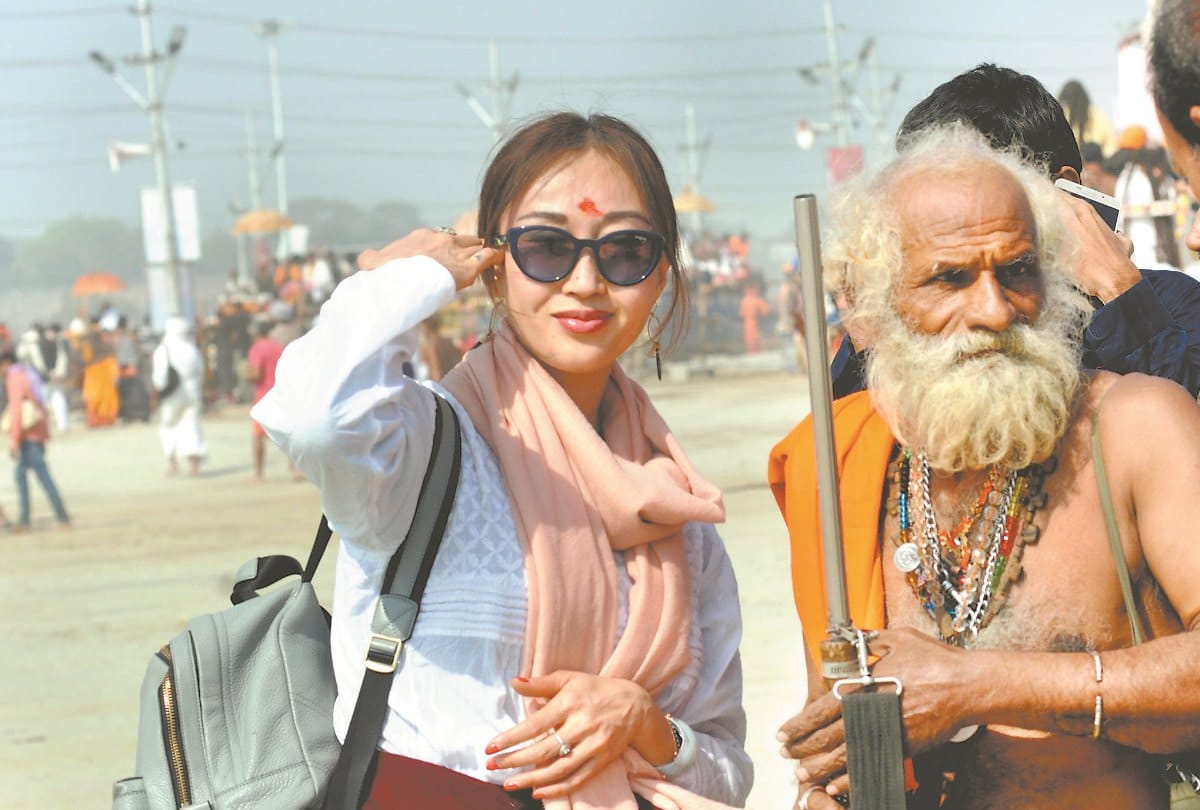 Hollywood actress at Sangam Kumbh Mela with Bandhundhari Baba