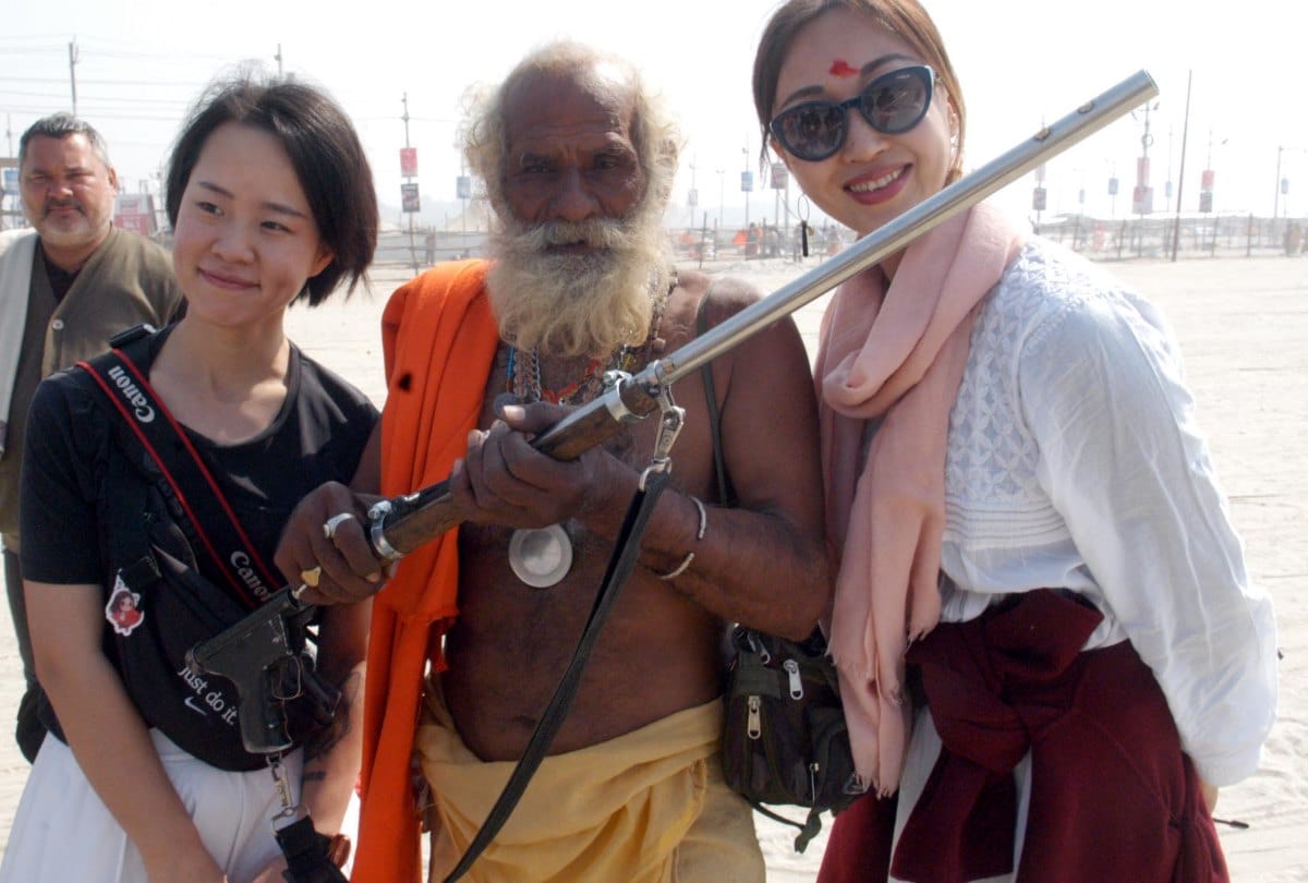 Hollywood actress at Sangam Kumbh Mela with Bandhundhari Baba