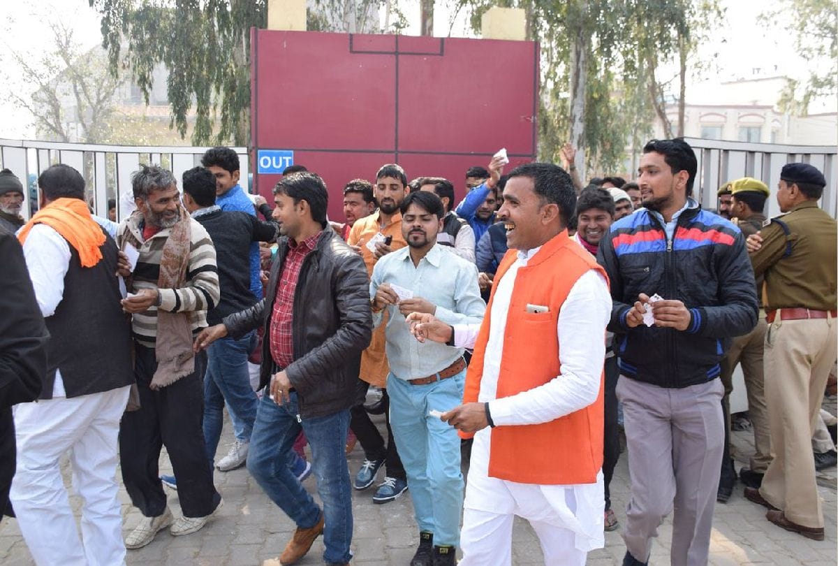 huge crowd gathered in narendra modi program in vrindavan