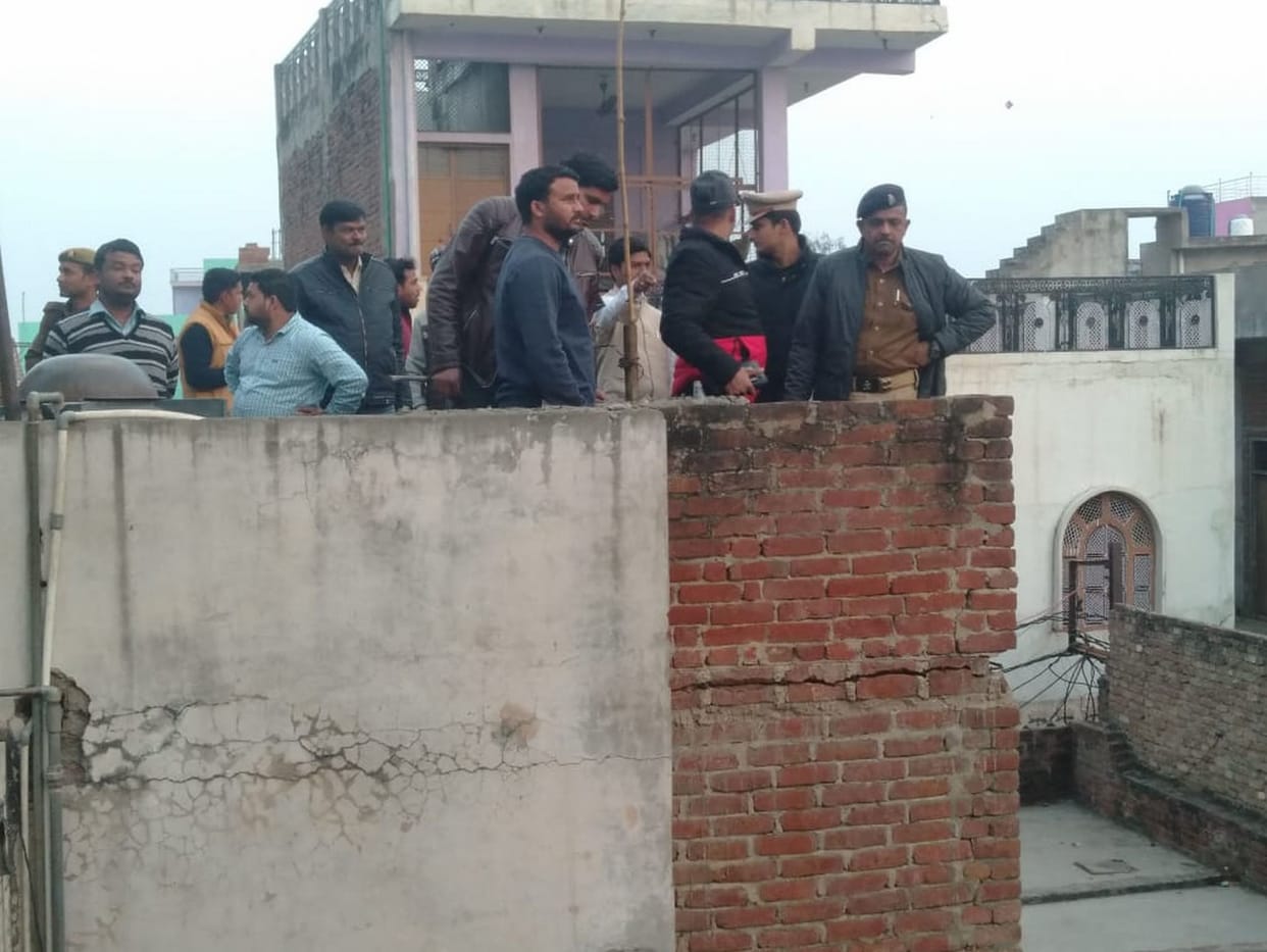 कपड़ा व्यवसायी के घर लाखों की चोरी
