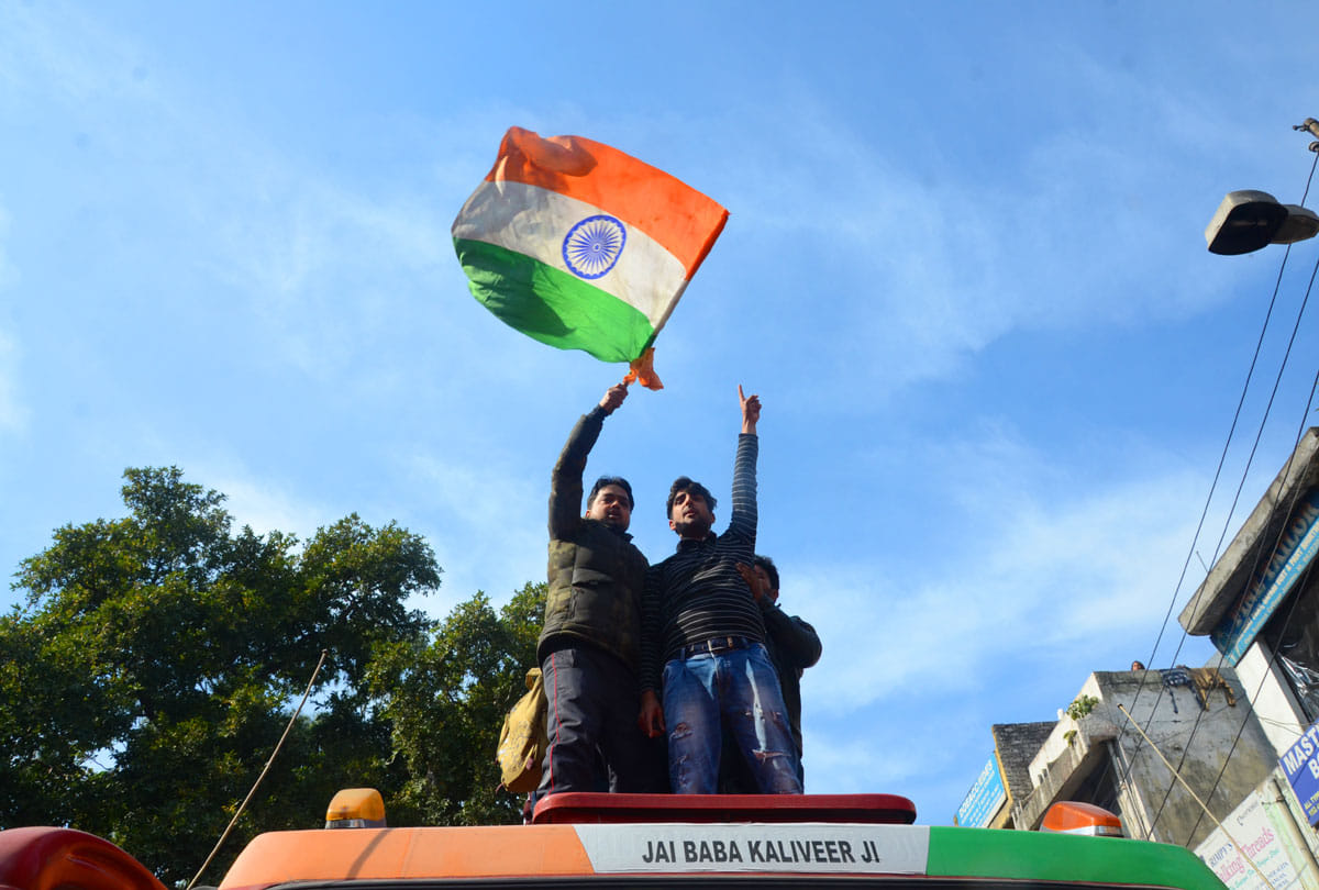 passengers of kashmir raised pro pakistan slogans in jammu, students of college protest