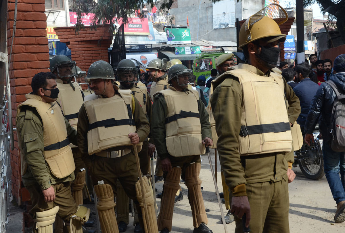 passengers of kashmir raised pro pakistan slogans in jammu, students of college protested