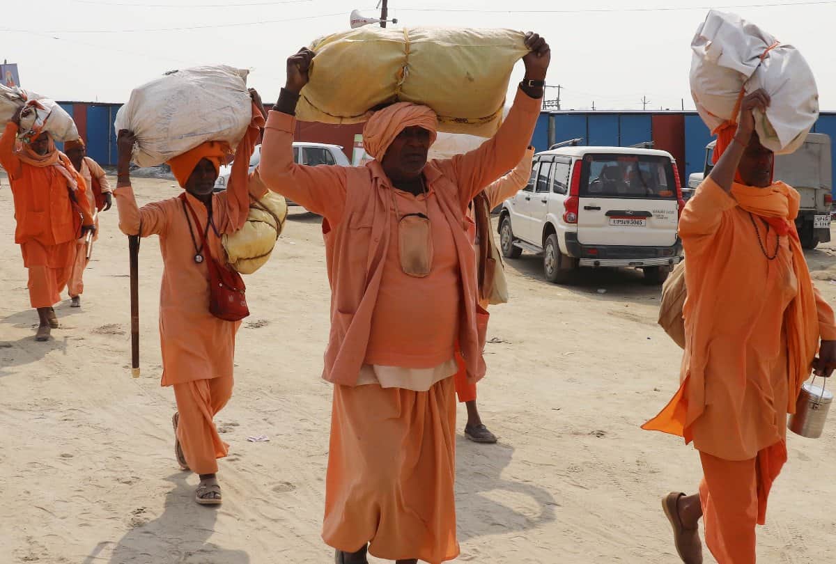 Kumbh 2019: after Finished Shahi Snan tradition Naga Sadhu prepared to going Kashi