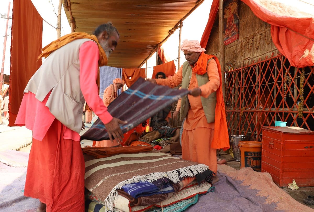 Kumbh 2019: after Finished Shahi Snan tradition Naga Sadhu prepared to going Kashi