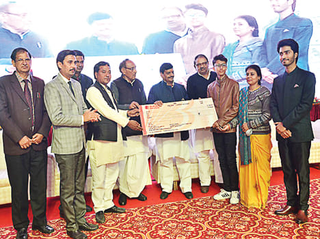 Dr. Vedpratap Vaidik and Raza Murad honored
