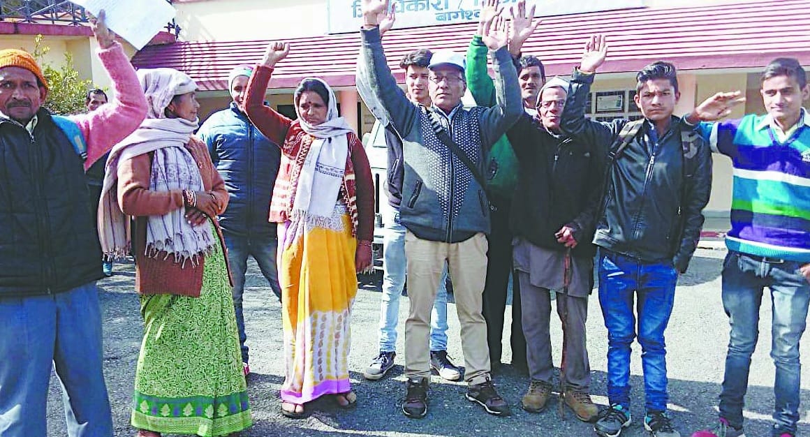 villagers protested for the road