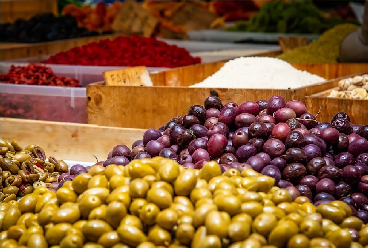 you are going to buy  vegetables in weekend markets keep eye  on your mobile know why
