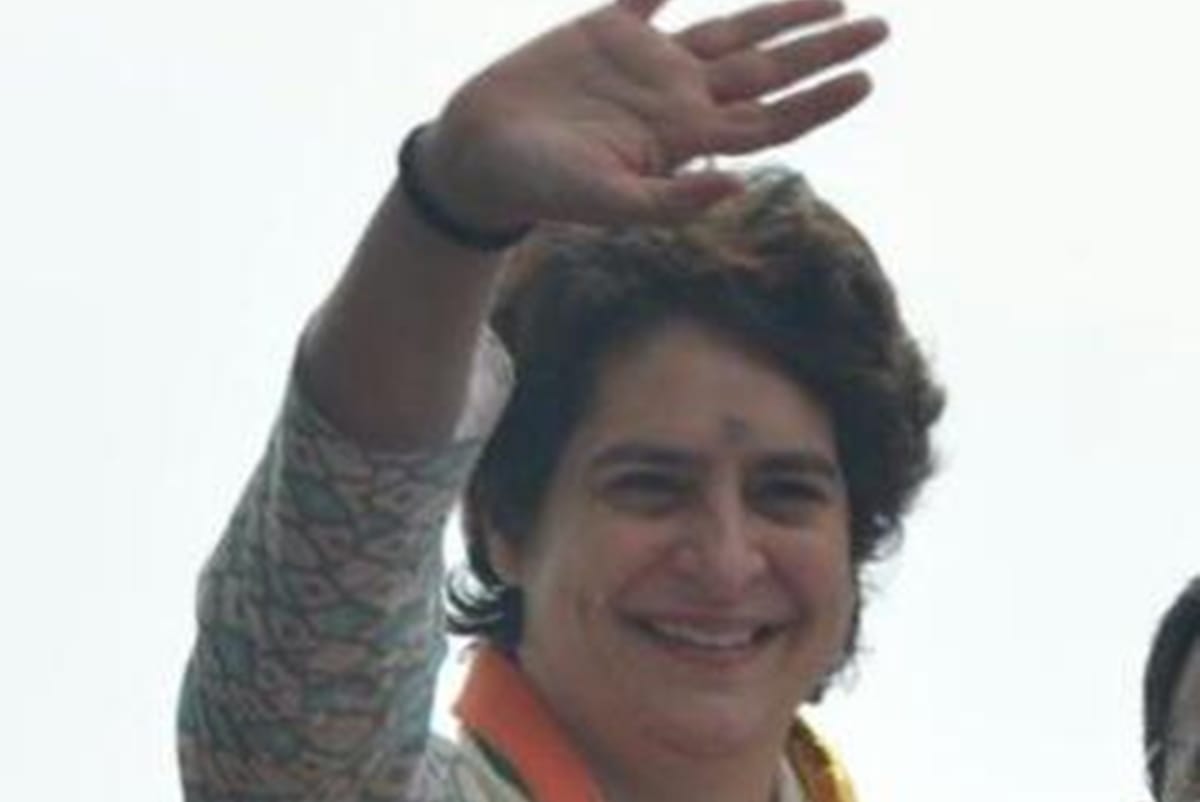 Priyanka Gandhi does her road show in lucky bus which has connection with Captain Amrinder Singh