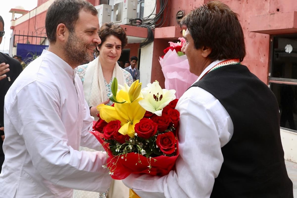 Priyanka Gandhi does her road show in lucky bus which has connection with Captain Amrinder Singh