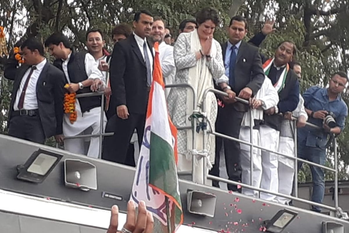Priyanka Gandhi does her road show in lucky bus which has connection with Captain Amrinder Singh