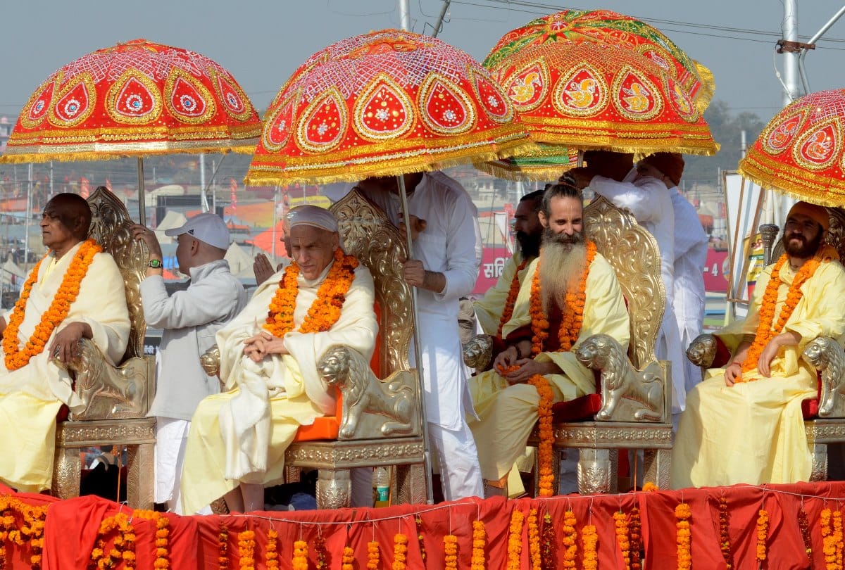 many foreign devotees said 'Jai Mahadev' with Sai ma in Kumbh Mela 2019