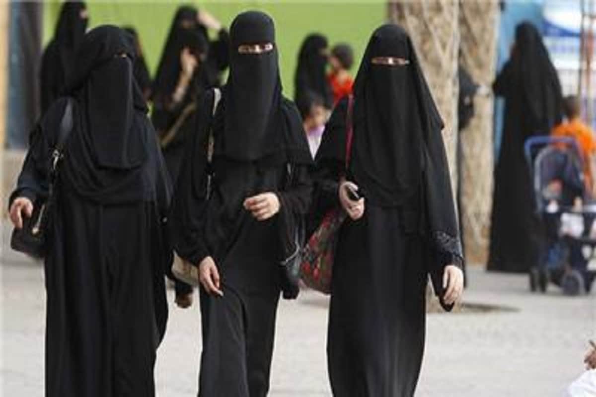 Saudi Arabia rules women can join armed forces
