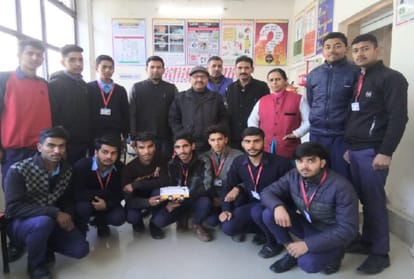 ITI Mandi trainees developed solar energy bus model
